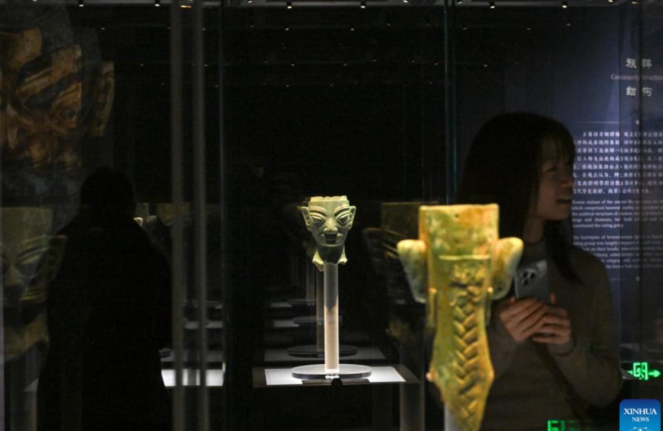 Exposición "Antigua Civilización Shu de los Sitios de Sanxingdui y Jinsha" comienza en Beijing