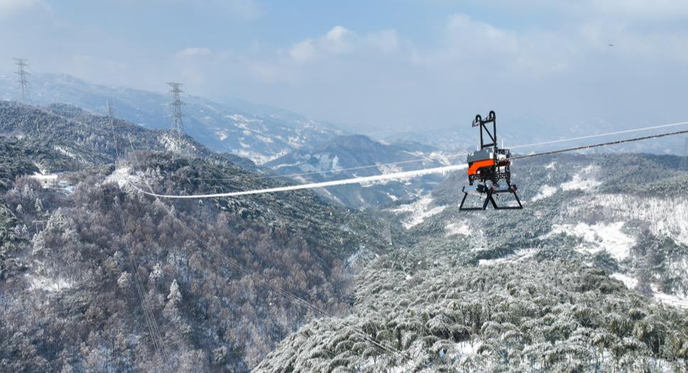 Tecnología de deshielo protege líneas eléctricas en Anhui de China