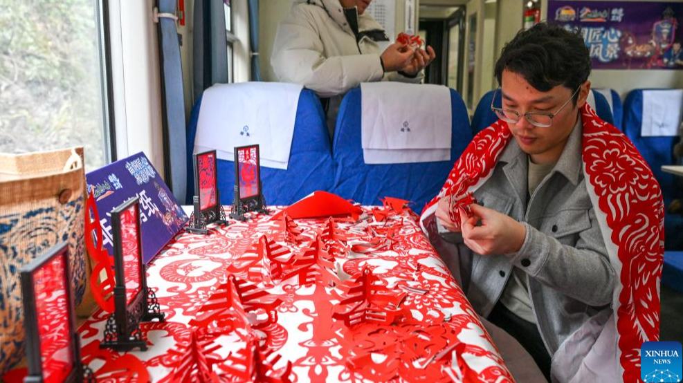 El Tren No. 5640: Potenciando el turismo de Guizhou durante el Año Nuevo Chino
