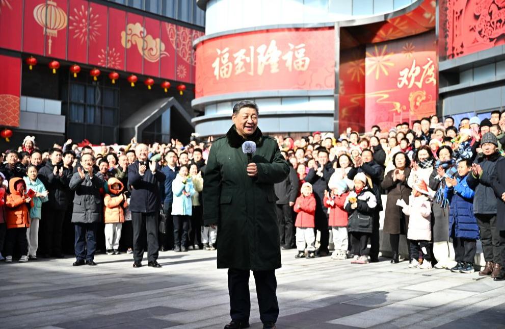 Xi visita a residentes de Beijing previo a la Fiesta de la Primavera y transmite sus mejores deseos a todos los chinos