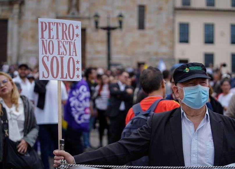 Presidente de Colombia denuncia amenaza de atentado en su contra