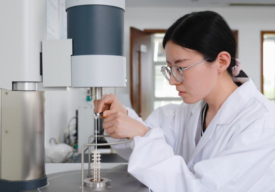 China presenta un material de fibra de carbono de vanguardia y desarrollo propio