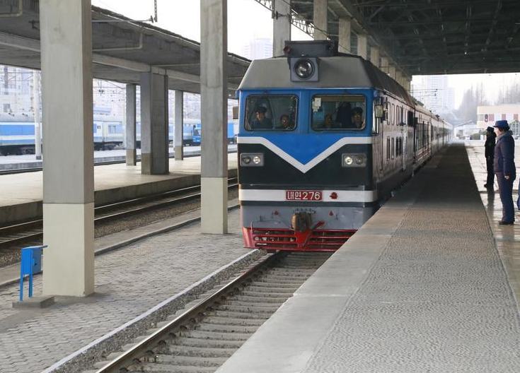 Tren internacional de pasajeros China-RPDC llega a Pyongyang