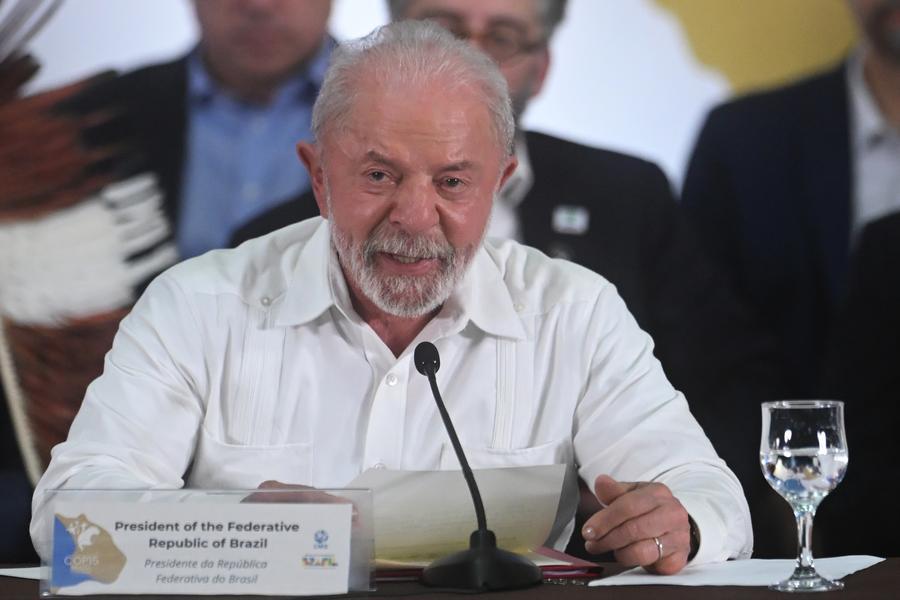 Imagen del 22 de marzo de 2026 del presidente brasileño, Luiz Inácio Lula da Silva, hablando durante una reunión de alto nivel previa a la 15ª Conferencia de las Partes (COP15) sobre la Conservación de las Especies Migratorias de Animales Silvestres, en Campo Grande, Mato Grosso do Sul, Brasil. (Xinhua/Lucio Tavora)