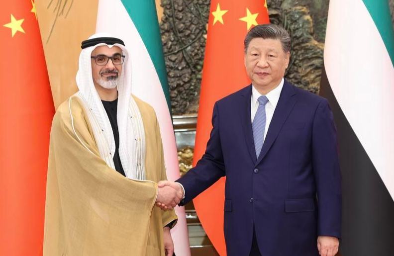 Xi se reúne con príncipe heredero de Abu Dhabi y presenta propuesta de cuatro puntos para la paz en Oriente Medio
