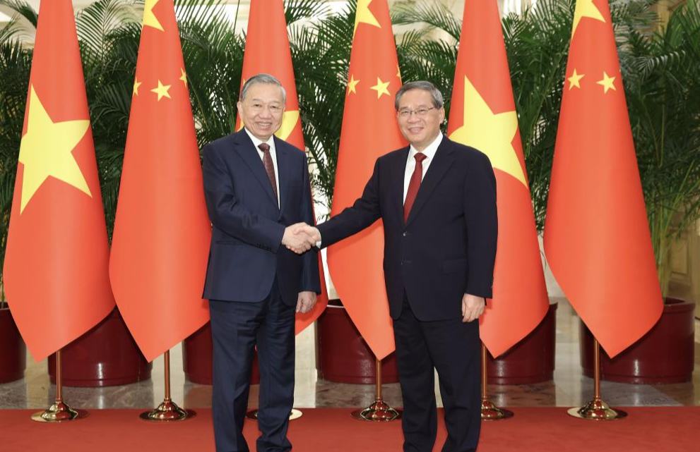 China promoverá conectividad con Vietnam en ferrocarriles de ancho estándar, autopistas y puertos inteligentes, afirma primer ministro chino