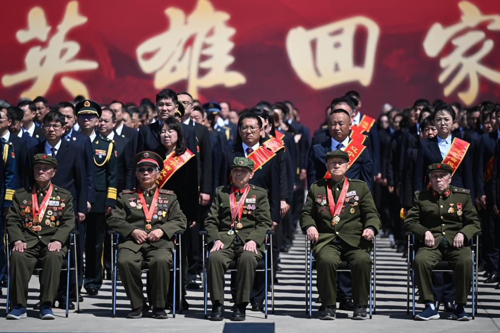 Restos de 12 mártires chinos de Guerra de Corea repatriados desde República de Corea