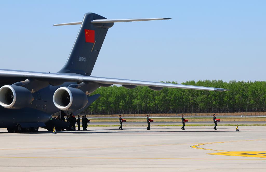 Restos de 12 mártires chinos de Guerra de Corea repatriados desde República de Corea