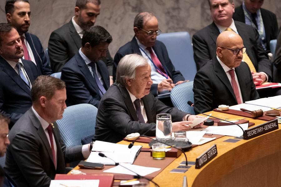 Jefe de ONU pide reapertura de estrecho de Ormuz