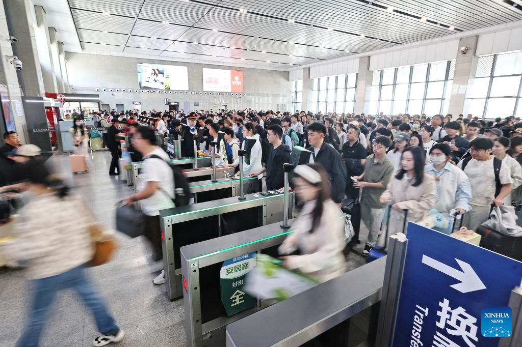 Viajes de pasajeros por ferrocarril de China superan 100 millones durante las vacaciones del Primero de Mayo