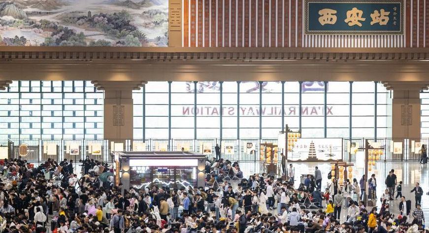 Nueva política de vacaciones de primavera fomenta mercado de turismo en China