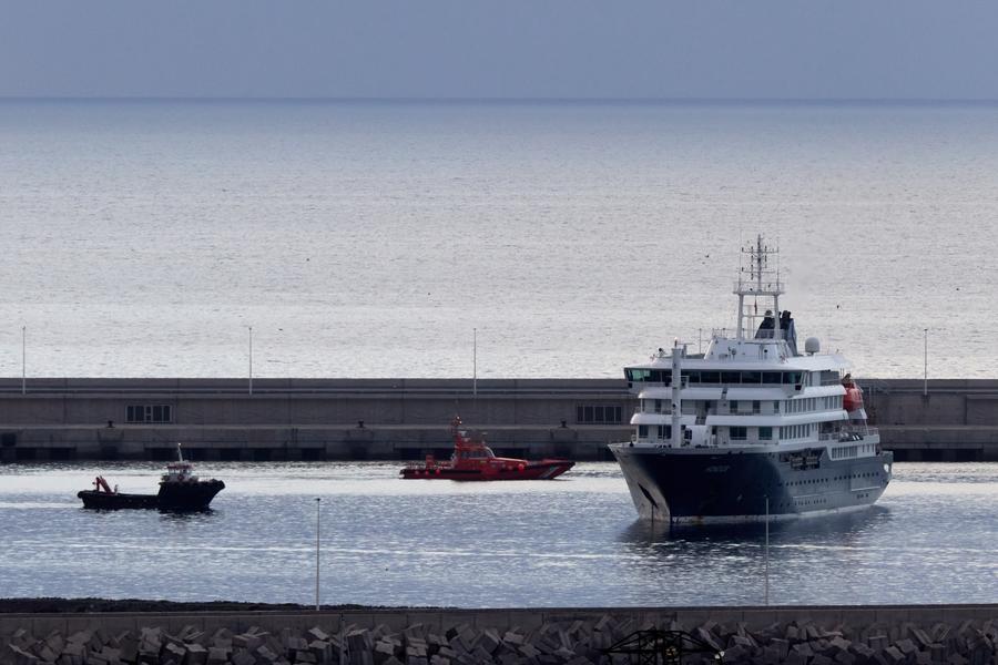 España concluye evacuación final y crucero afectado por hantavirus parte a Róterdam
