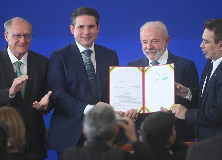 Presidente de Brasil lanza nueva estrategia nacional contra el crimen organizado