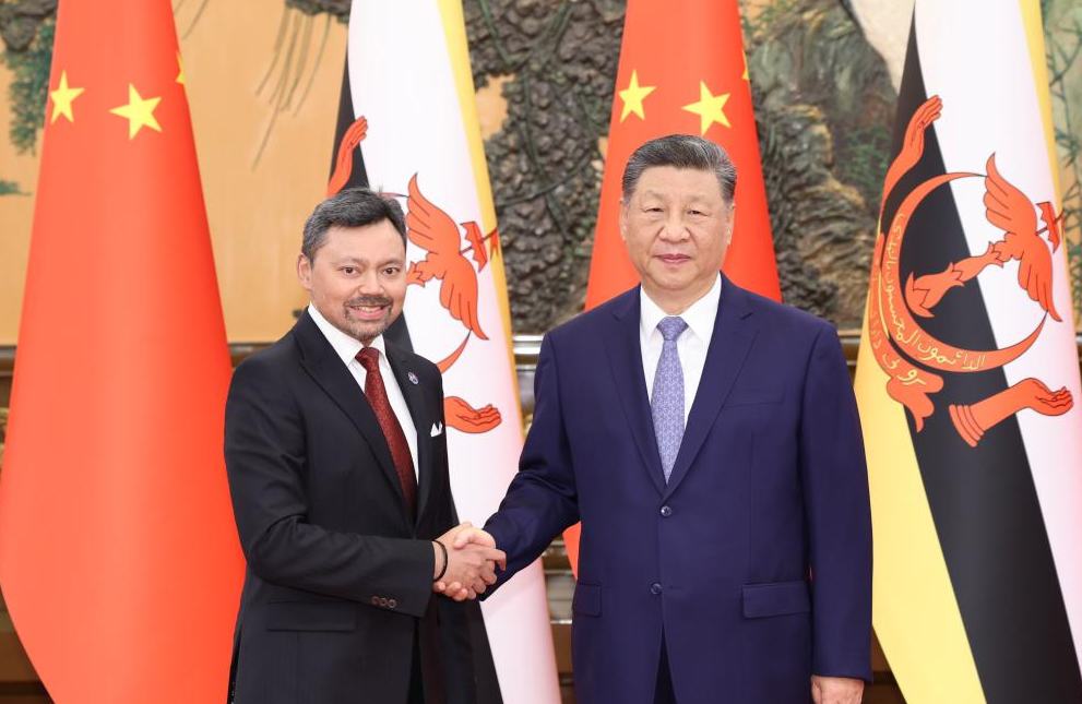 Xi se reúne con príncipe heredero de Brunei y pide profundizar cooperación práctica