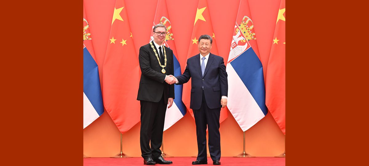 Xi otorga medalla de la amistad de China al presidente serbio Aleksandar Vucic