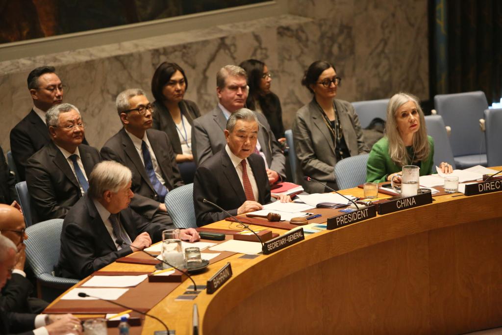 Canciller chino explica contribuciones de China a causa de ONU