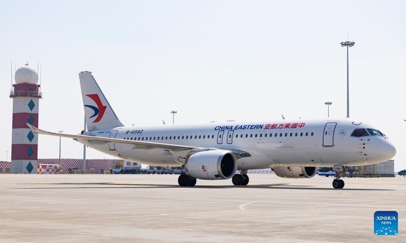Avión C919 en el Aeropuerto Internacional Taiping de Harbin, provincia de Heilongjiang, 15 de abril del 2026. (Foto: Xinhua/ Zhang Tao)