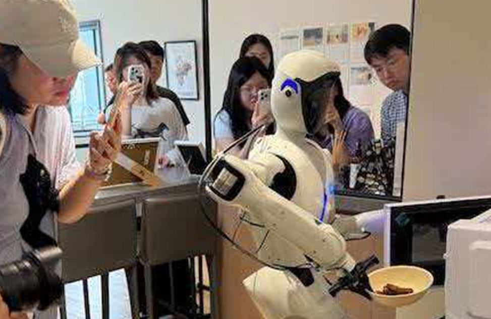 El primer robot humanoide de uso general de China se somete a pruebas en entornos domésticos reales