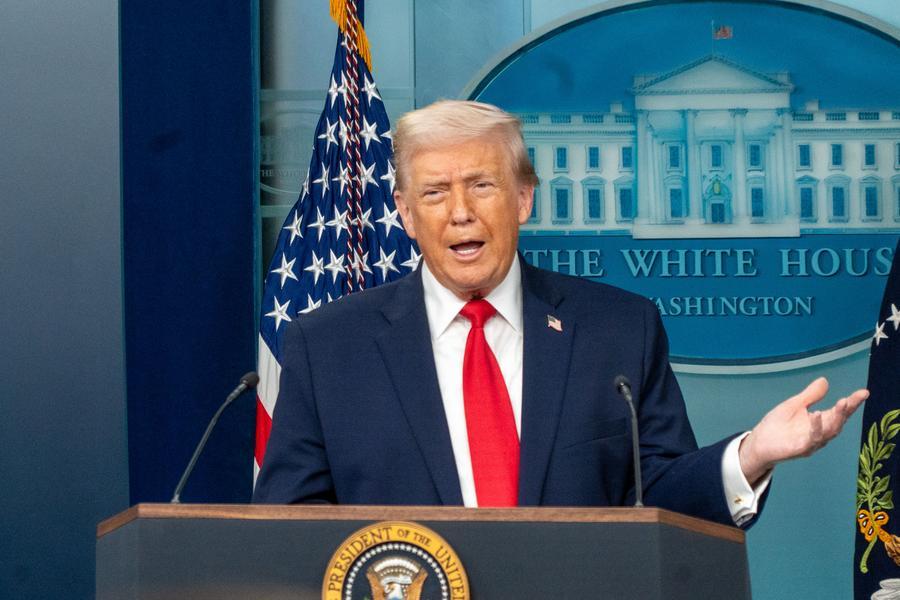 Imagen del 20 de enero de 2026 del presidente estadounidense, Donald Trump, hablando durante una conferencia de prensa en la Casa Blanca, en Washington D. C., Estados Unidos. (Xinhua/Li Yuanqing)