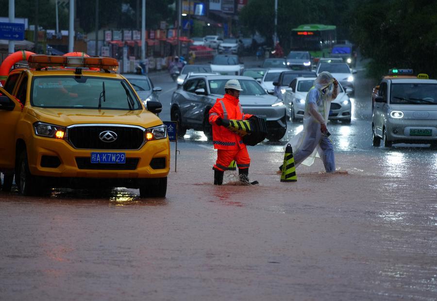 Inundaciones dejan 2 muertos y 55.000 damnificados en Guangxi, sur de China