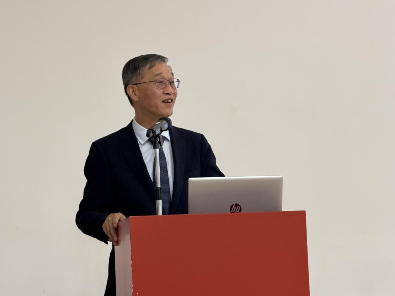 Yao Jing, embajador de China en España, asistió a la ceremonia inaugural por invitación y pronunció un discurso. (Foto proporcionada por la Universidad Tongji)