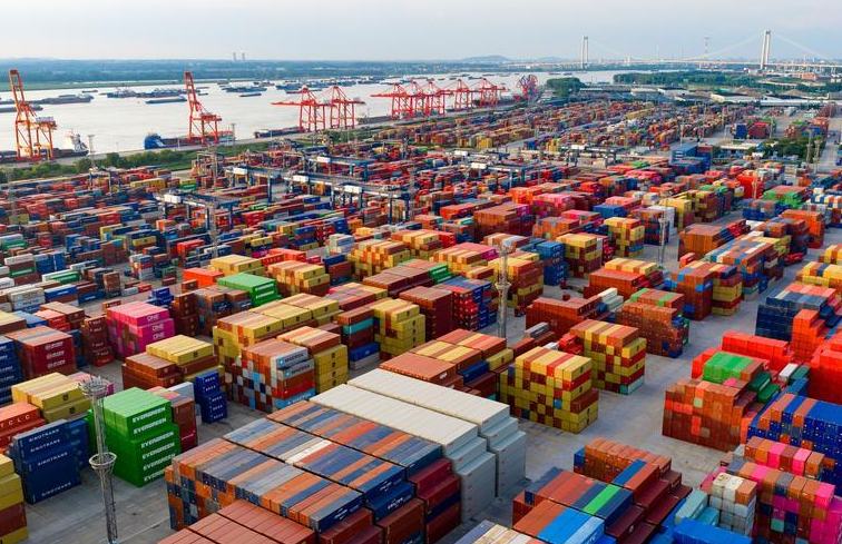 Todos los países son responsables de mantener la cadena de suministro global segura, estable y sin obstáculos, dice cancillería china