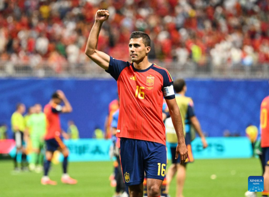 Rodrigo Hernández Cascante, conocido como Rodri, de España, festeja después de ganar el partido del Grupo H de la fase de grupos de la Copa Mundial de la FIFA 2026 ante Arabia Saudí, celebrado en el Estadio Atlanta, en Atlanta, Estados Unidos, el 21 de junio de 2026. (Xinhua/Ju Huanzong)