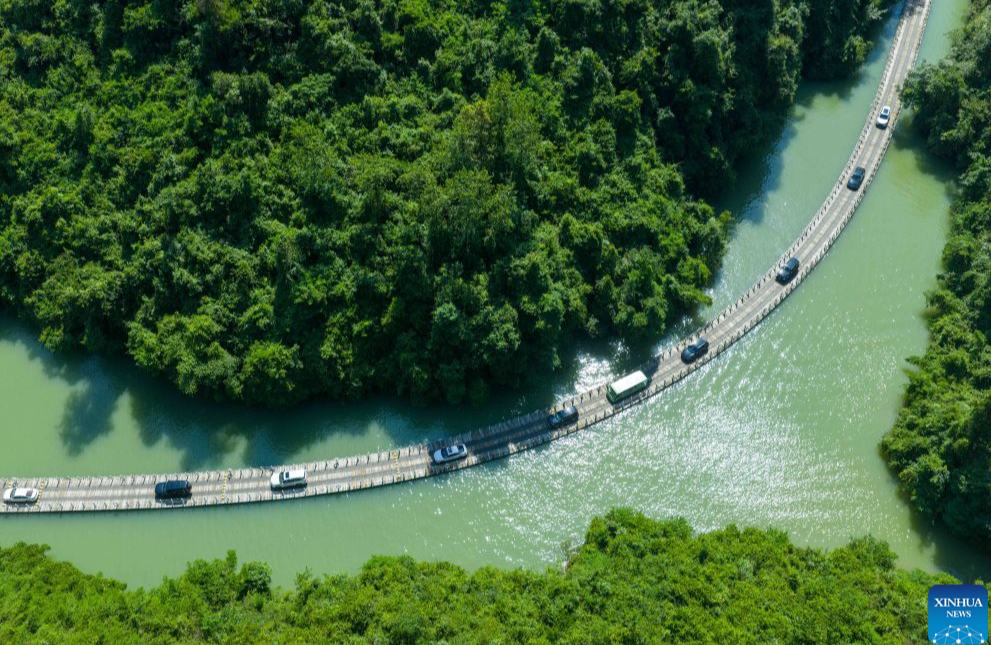 Hubei: Atracciones turísticas de Xuan'en experimentan un aumento de visitantes durante las vacaciones de verano
