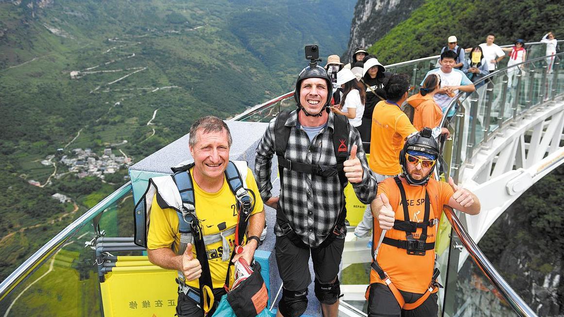 Turistas europeos disfrutan “al fresco” en China