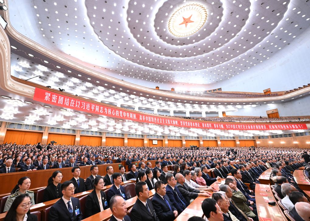 Un gran acto se celebra para conmemorar el centenario del natalicio del difunto líder Jiang Zemin, en el Gran Palacio del Pueblo, en Beijing, capital de China, el 17 de agosto de 2026. (Xinhua/Li Xiang)