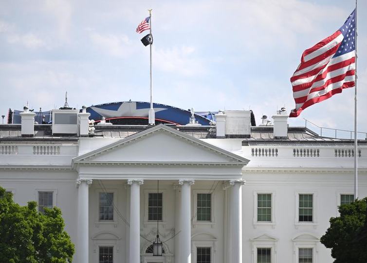 Trump amenaza con una "guerra económica más devastadora" y acusa a Irán de no llegar a un acuerdo