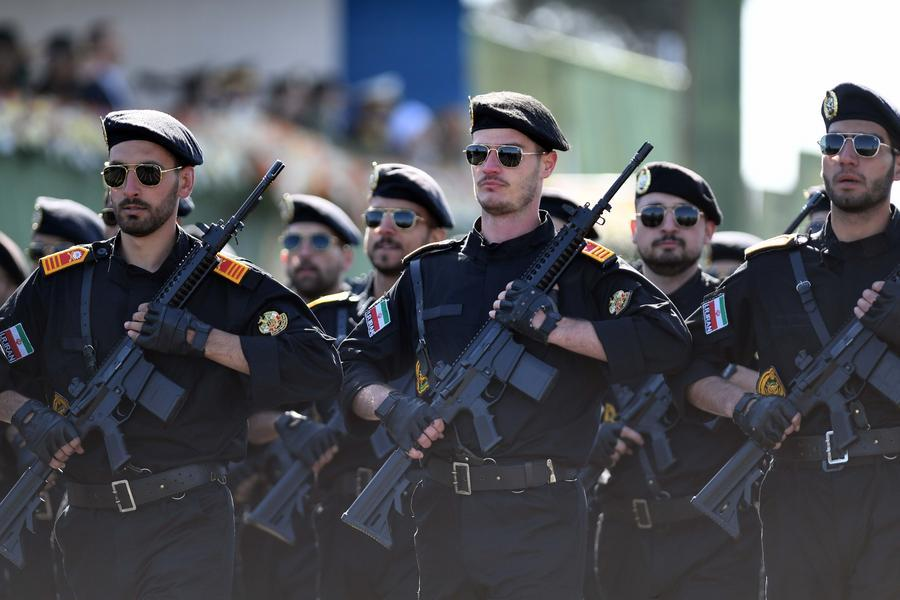 Soldados marchan durante el desfile por el Día del Ejército, en Teherán, Irán, el 18 de abril de 2025. (Xinhua/Shadati) 