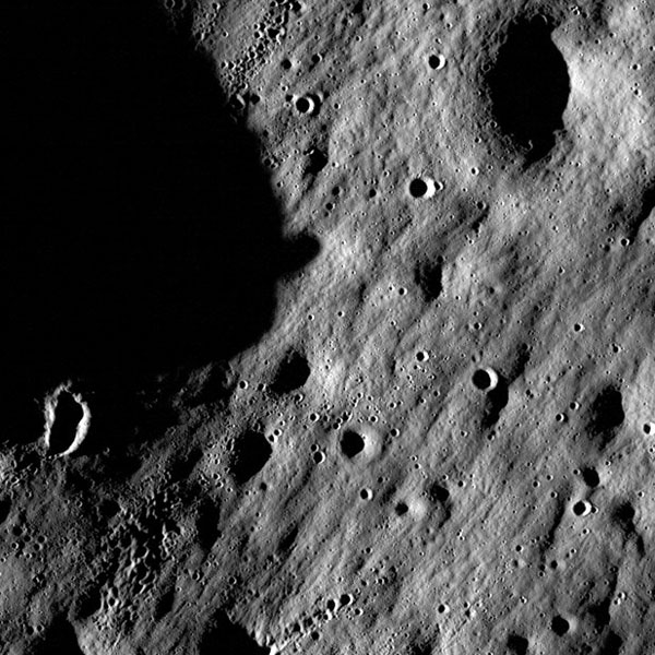 Aparato volador orbital para exploración lunar de Estados Unidos transmite primer grupo de fotos