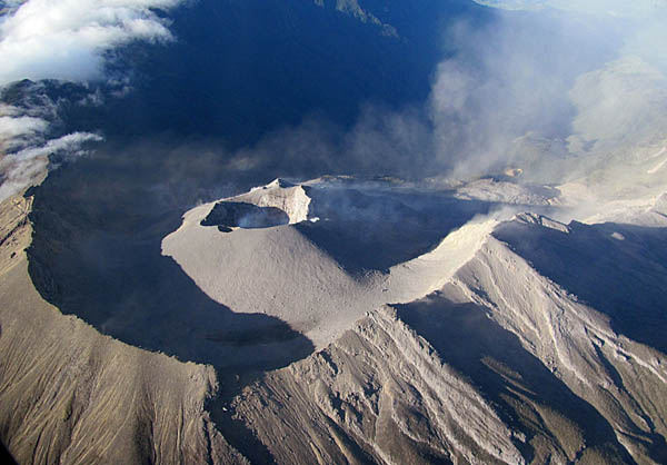 Nueva erupción del vocán Galeras, Colombia