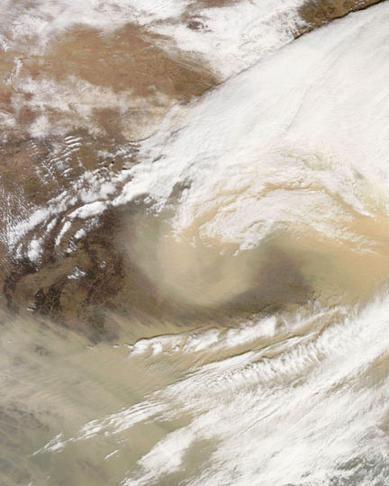 La foto de la tormenta de arena de China, tomada desde es espacio por la NASA