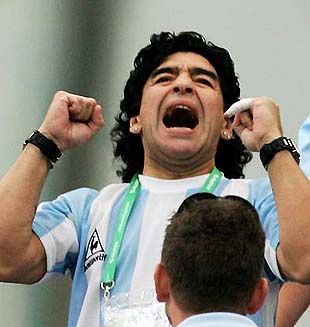 Maradona destaca "milagro" de mineros chilenos