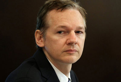 Julian Assange escribirá memorias para pagar sus abogados