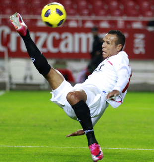 Fútbol: Corinthians admite baja probabilidad de adquirir a Fabiano