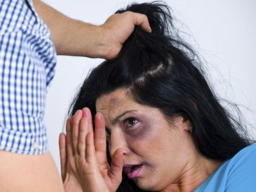 Cada dos minutos cinco brasileñas sufren el maltrato de los hombres