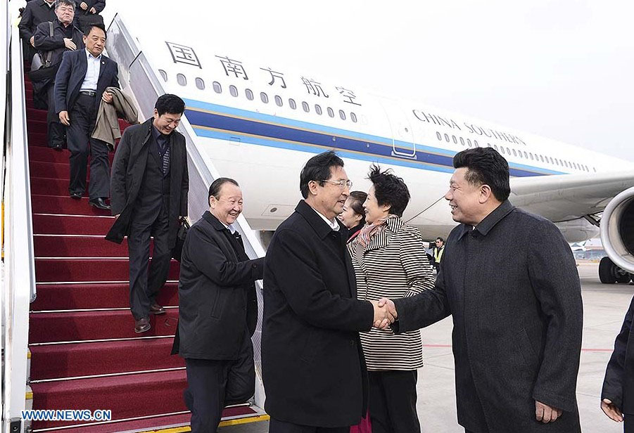 Delegados del XVIII Congreso Nacional del PCCh llegan a Beijing