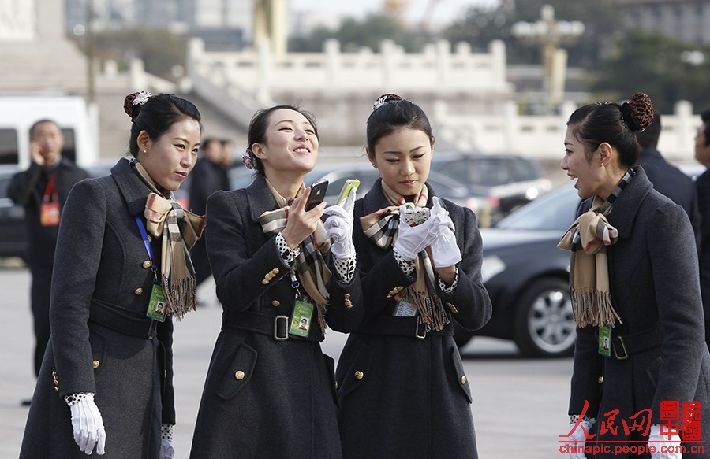 Fotos en grupo: Mujeres en el XVIII Congreso Nacional del Partido Comunista de China (3)