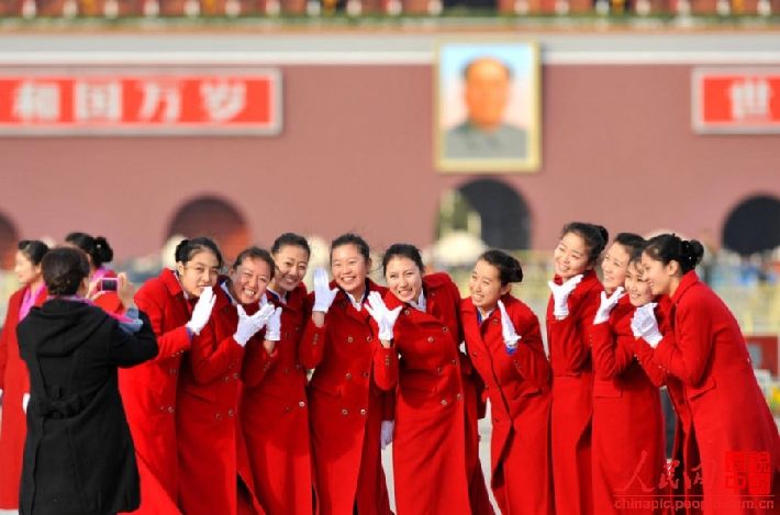 Fotos en grupo: Mujeres en el XVIII Congreso Nacional del Partido Comunista de China (2)
