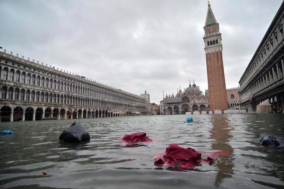 Lluvias nocturnas han inundado el 70% de la ciudad italiana de Venecia 2