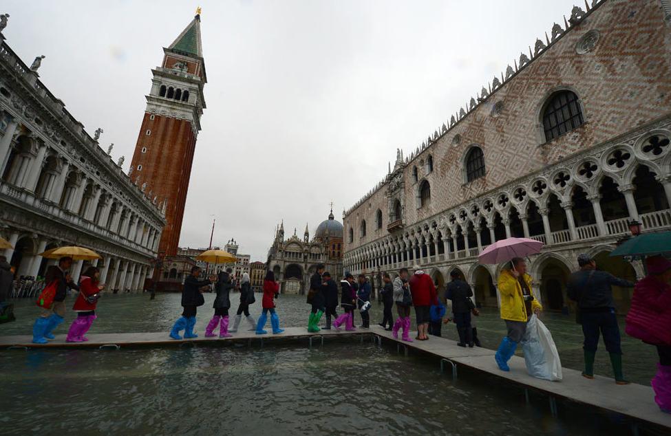 Lluvias nocturnas han inundado el 70% de la ciudad italiana de Venecia 5