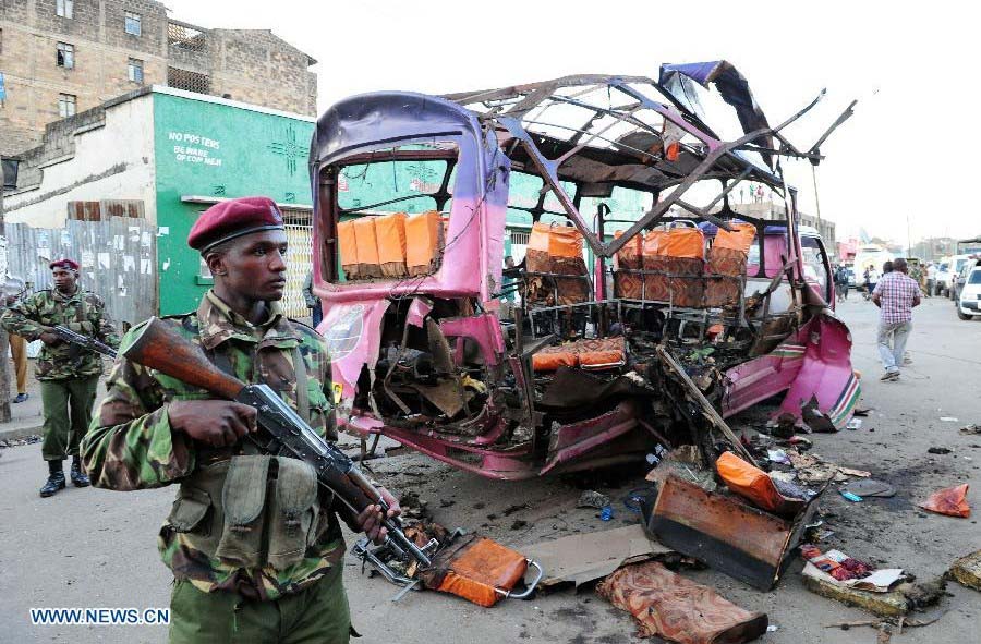 Ataque de granada contra microbús en capital keniana deja 5 muertos y 18 heridos
