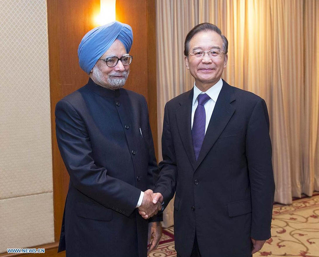 Primeros ministros de China e India se comprometen a cooperación más estrecha