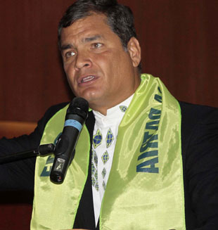 Correa lidera intención de voto de cara a elecciones en Ecuador
