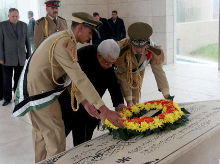 Científicos exhuman este martes los restos de Yasser Arafat para investigar su muerte