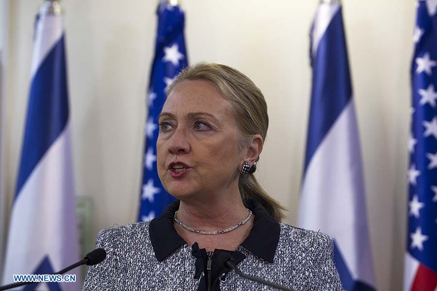 Clinton pide a Egipto resolver sus disputas políticas