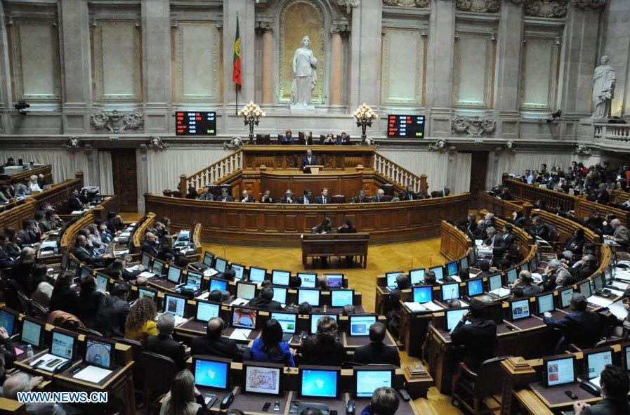 Parlamento portugués aprueba presupuestos 2013 con mayoría oficialista